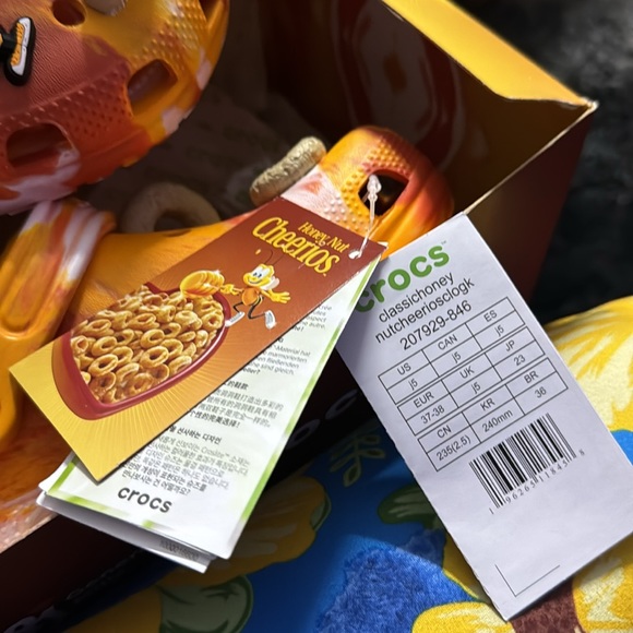 Crocs Classic Honey Nut Cheerios Clogs Junior 5 Womens 7 All-Terrain New In Box - Picture 8 of 8